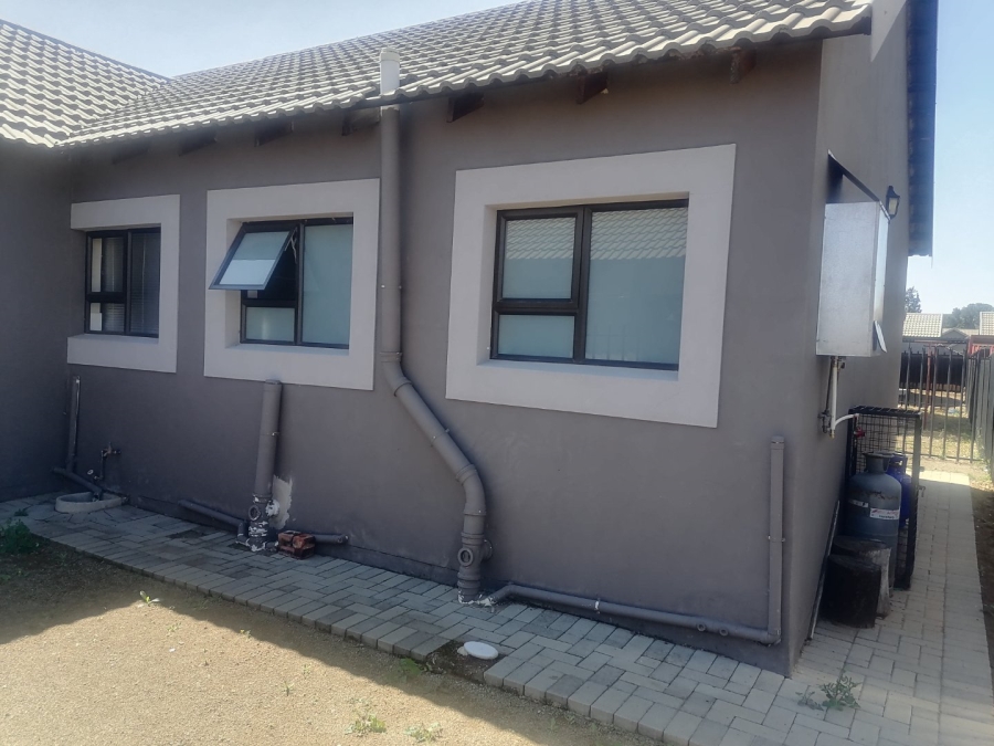 3 Bedroom Property for Sale in Heidedal Free State